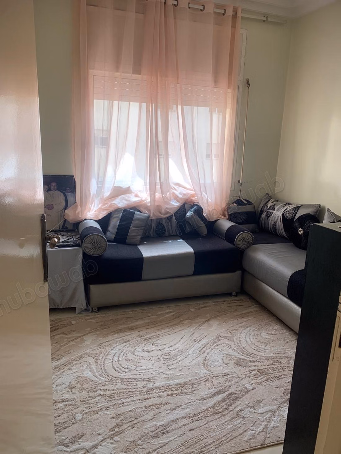 Bell'appartamento in vendita a Tabriquet. 1 Area soggiorno. Porta rinforzata e residence sicuro.