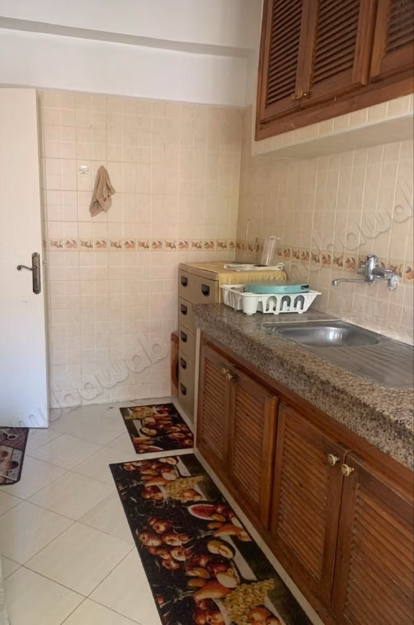 Bell'appartamento in vendita a Tabriquet. 1 Area soggiorno. Porta rinforzata e residence sicuro.