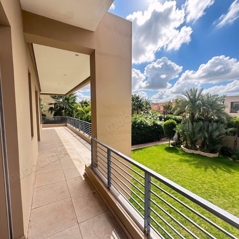 Superbe villa avec piscine LLD vide proche Amelkis