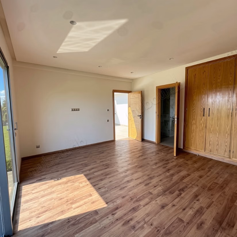 Superbe villa avec piscine LLD vide proche Amelkis