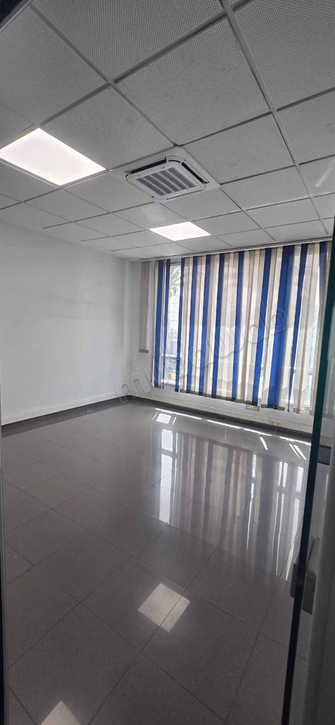 À LOUER – Superbe Bureau Aménagé de 144 m²