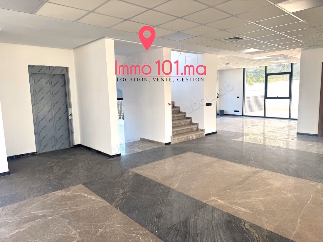 Villa usage professionnel à vendre à Souissi