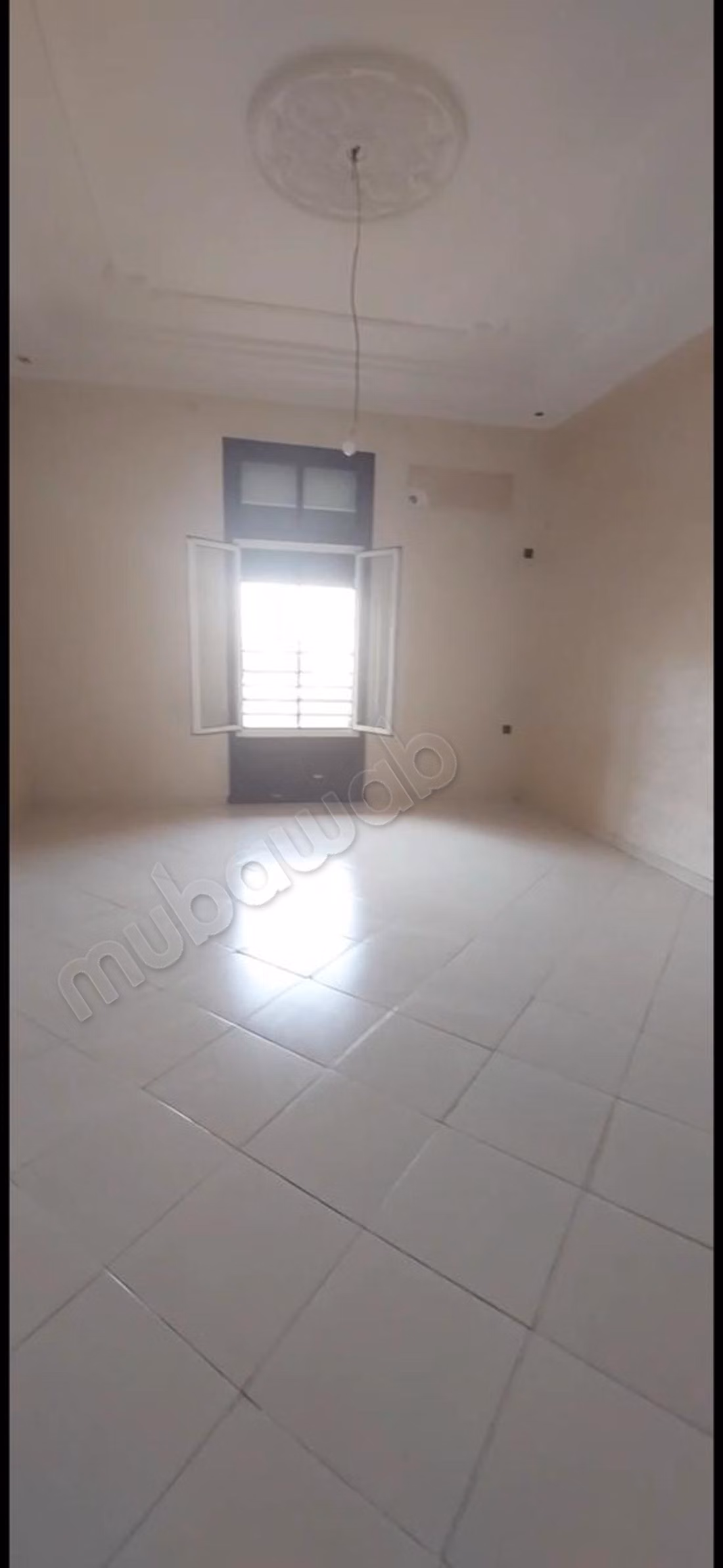 Appartement à louer en Centre. 
3 belles chambres. 
Avec ascenseur et terrasse