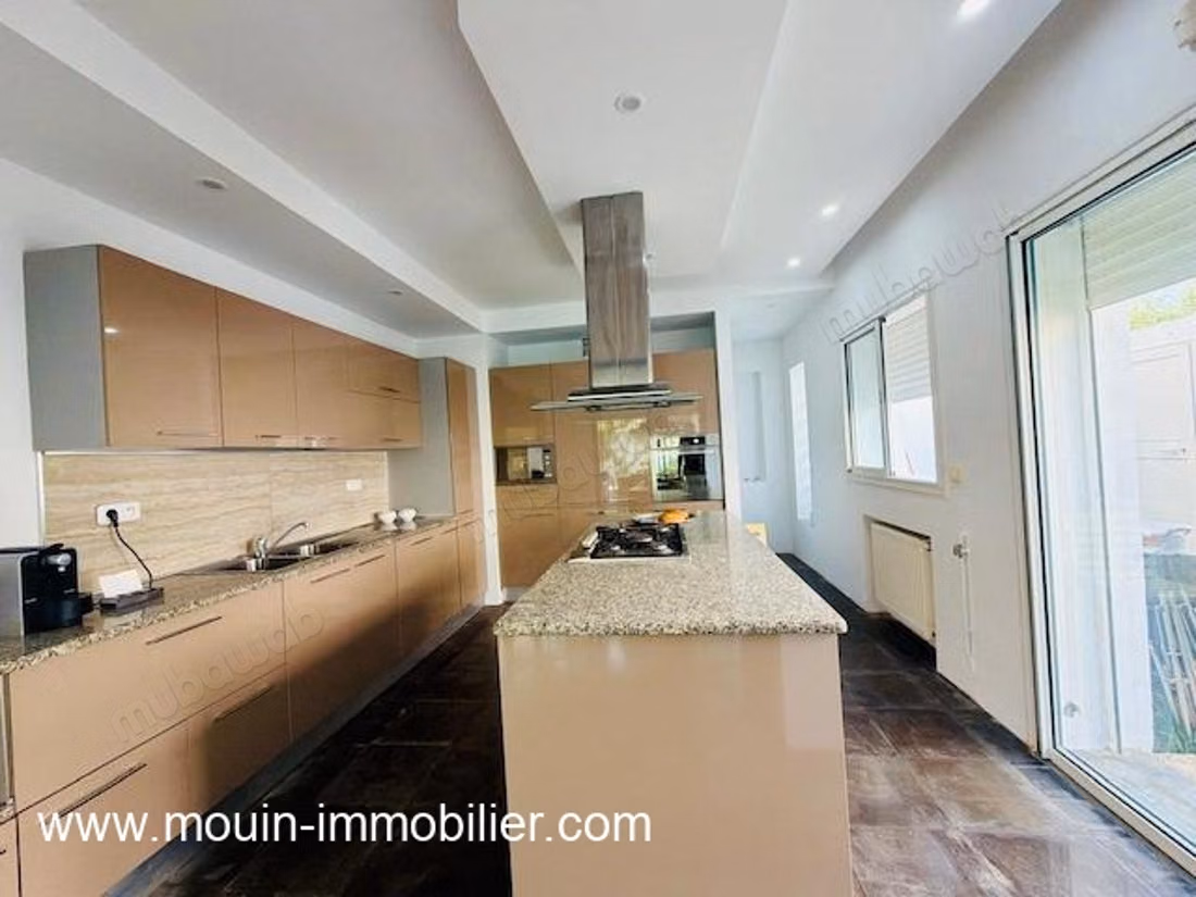 Vendita casa a Yasmine Hammamet. 6 camere confortevoli. Arredato