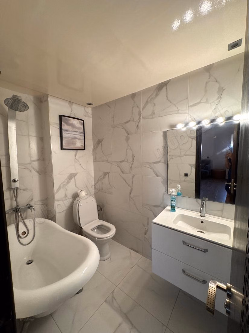 Zeer mooi appartement te huur in Dar Bouazza. 1 mooie slaapkamer. Concierge en zwembad