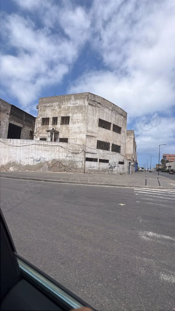 In vendita fabbrica 2200m2 AIN SEBAA
