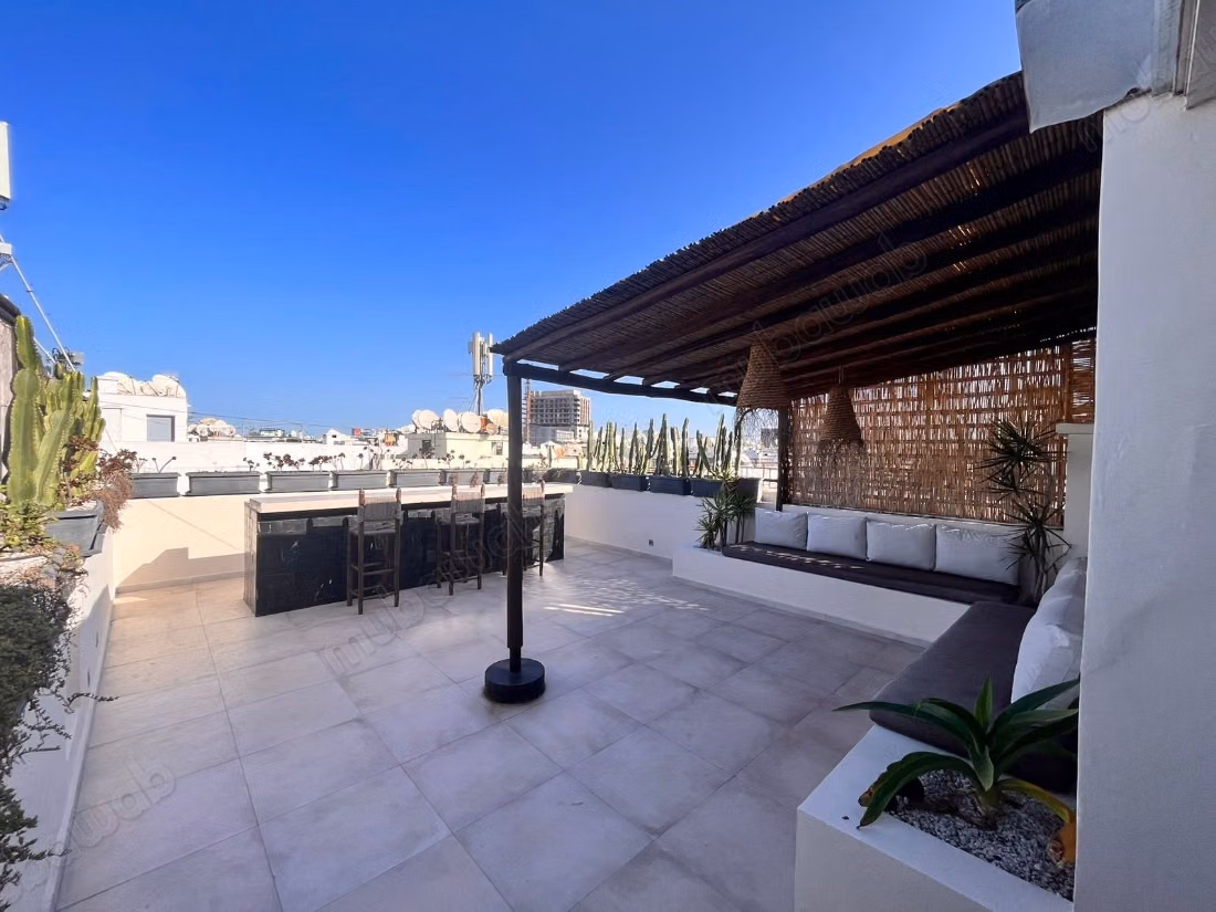 Location d'un appartement à Racine. 3 belles chambres. Places de parking et terrasse