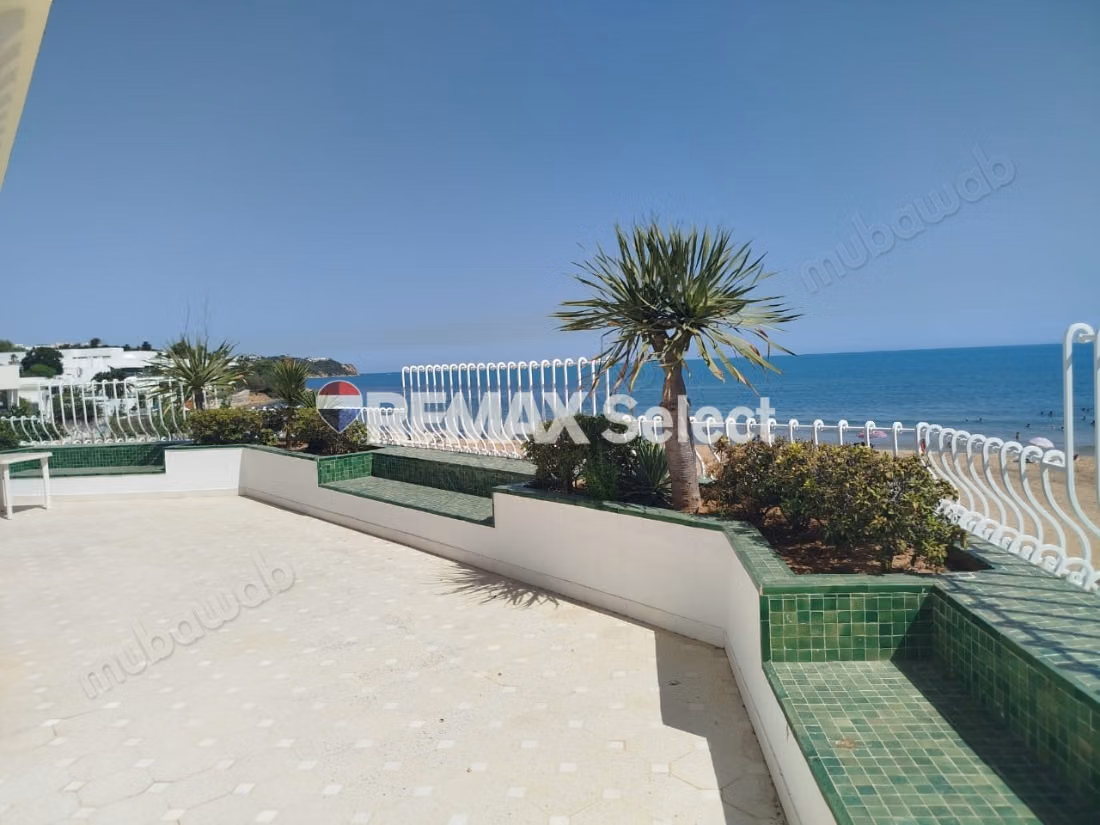 Luxury Waterfront Villa – La Marsa Cube