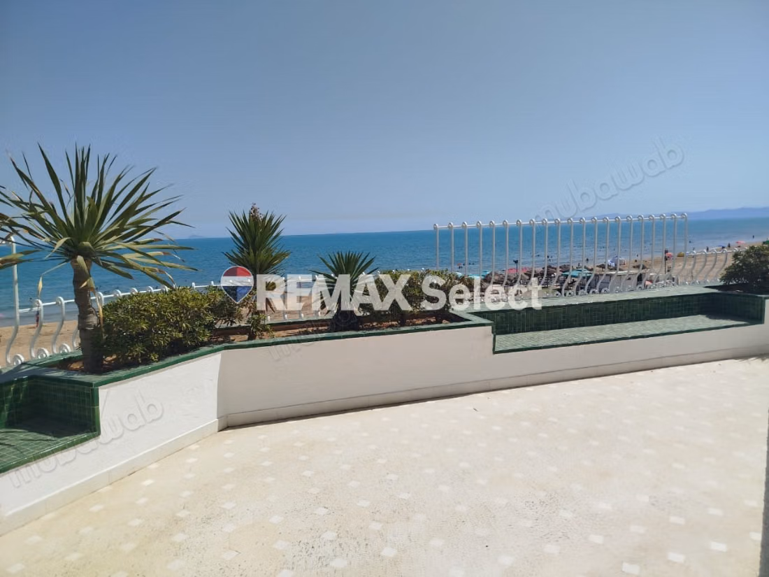 Luxury Waterfront Villa – La Marsa Cube