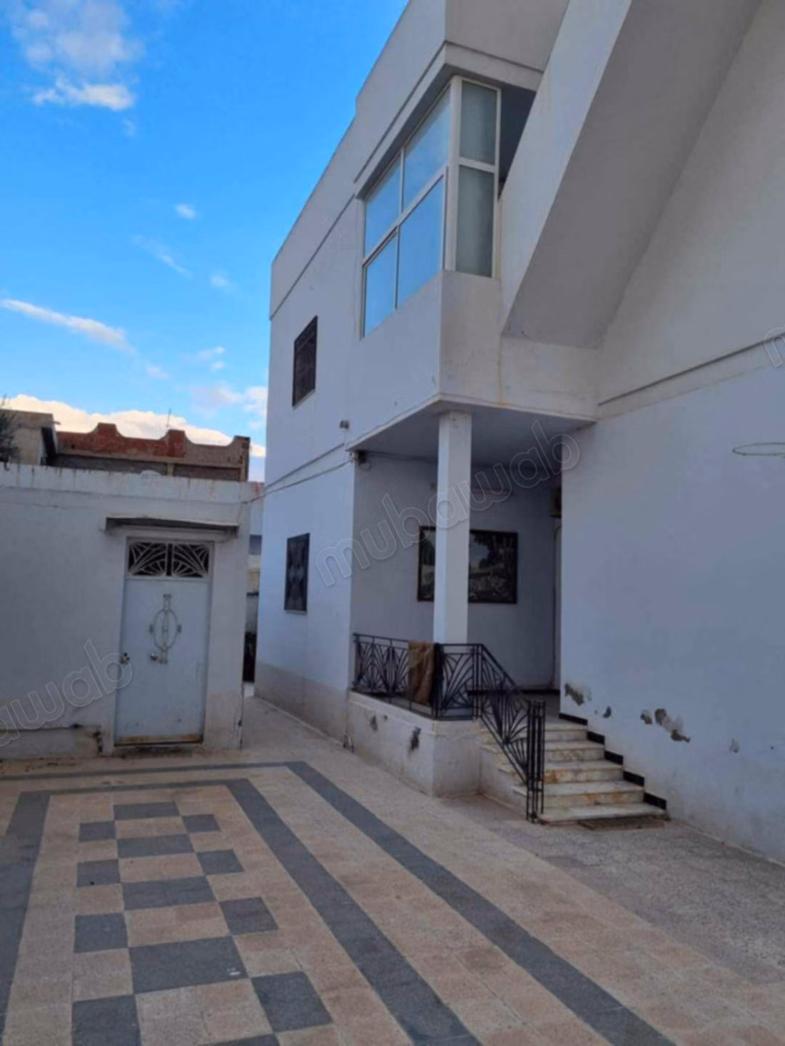 Villa with two independent floors