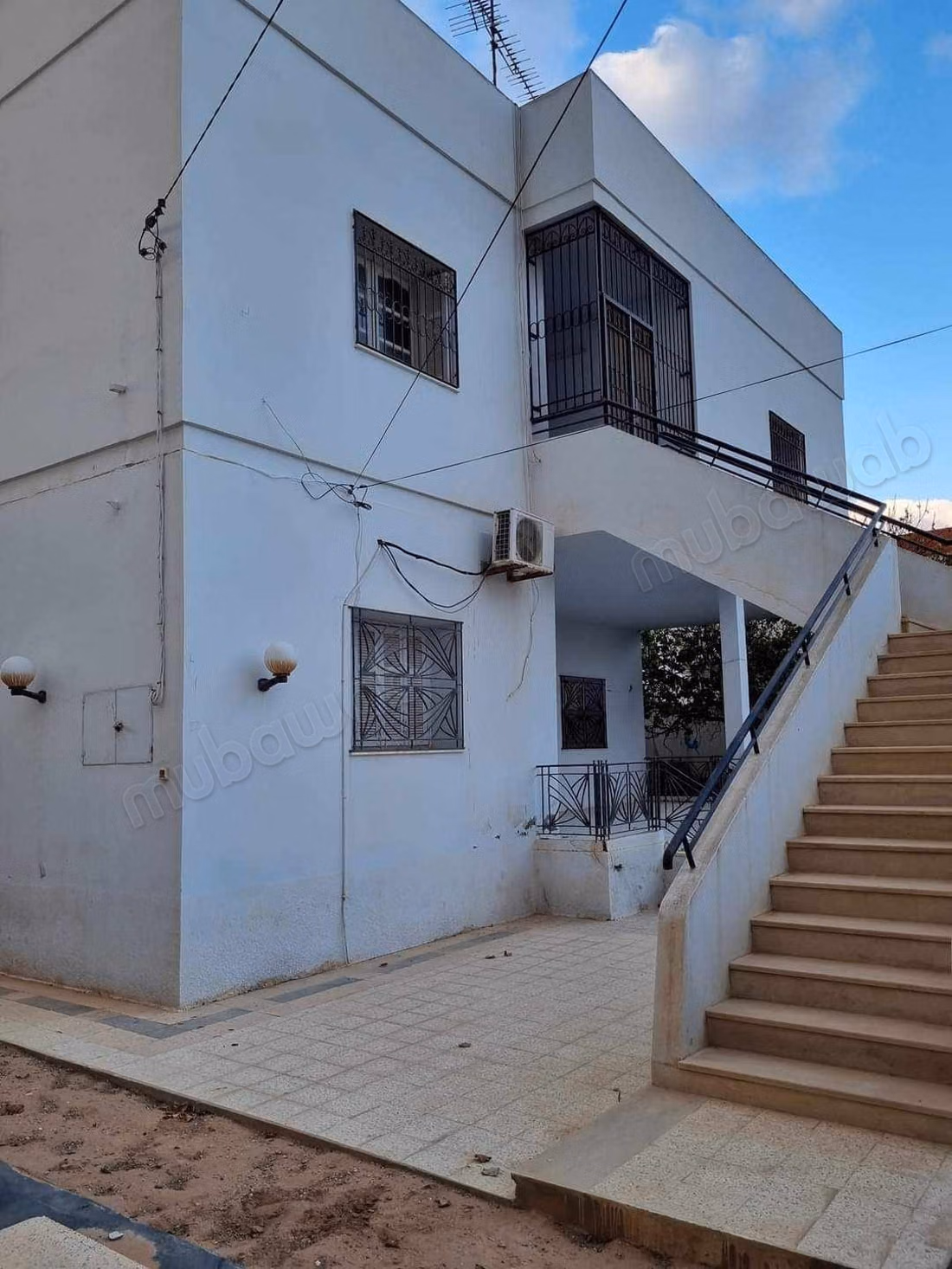 Villa with two independent floors