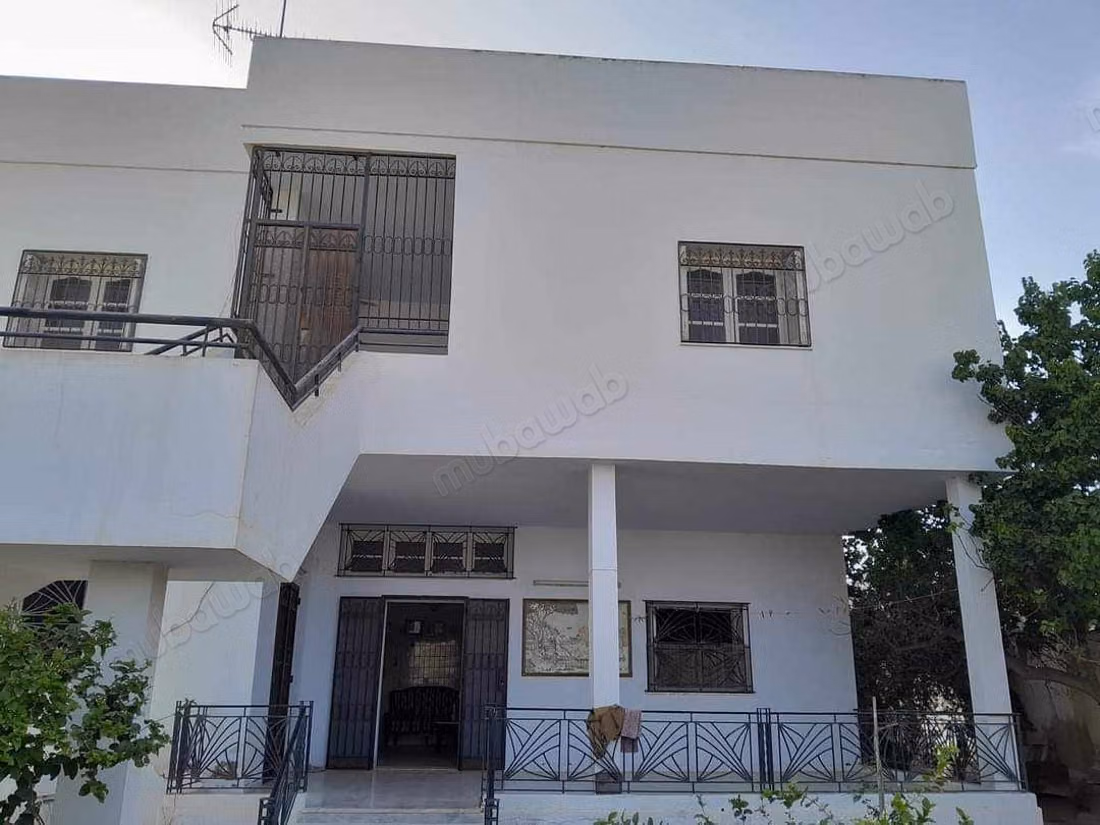 Villa with two independent floors