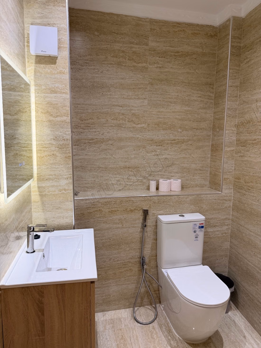 Seizoensverhuur in Tanja Balia. 5 comfortabele kamers. Dubbelglas ramen en centrale verwarming
