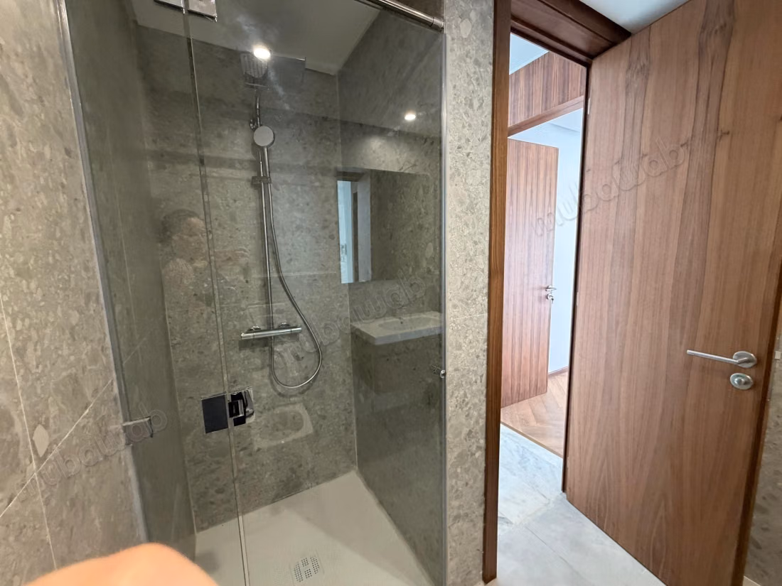 Superbe appartement vide moderne à louer 
CFC Casa finance city