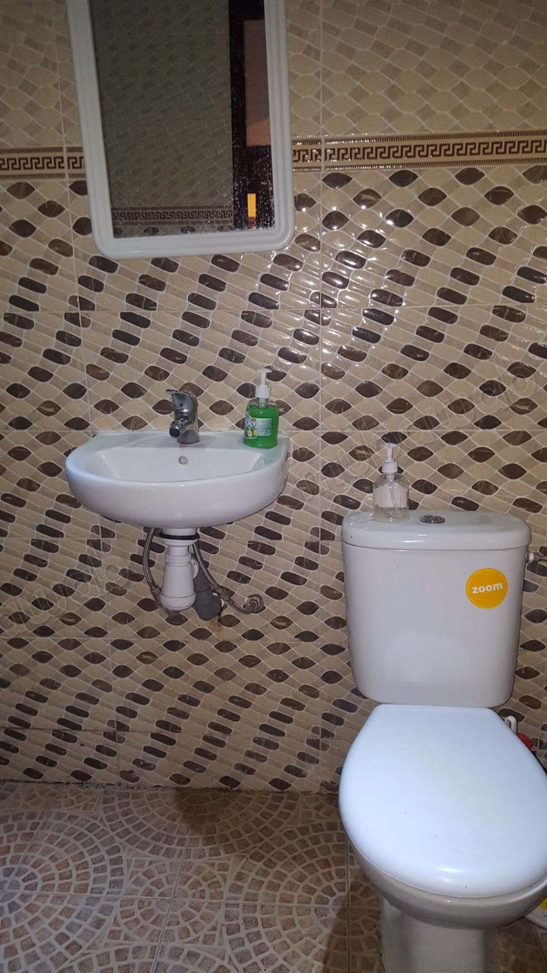 Prachtig appartement nog niet geregistreerd te koop in de Medina. 2 comfortabele slaapkamers. Dubbel glas en beveiligde deur