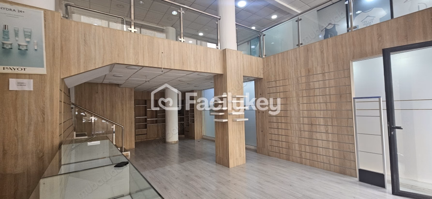 Local comercial de 140 m² en Casablanca
