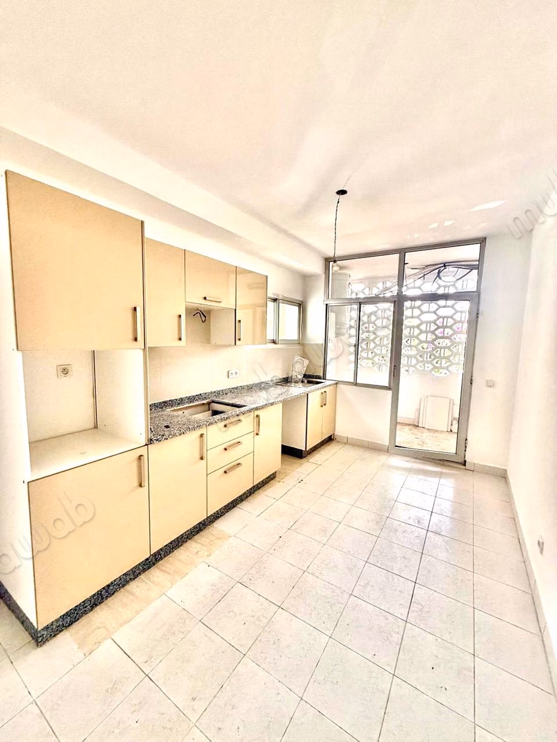 Superbe appartement vide à louer