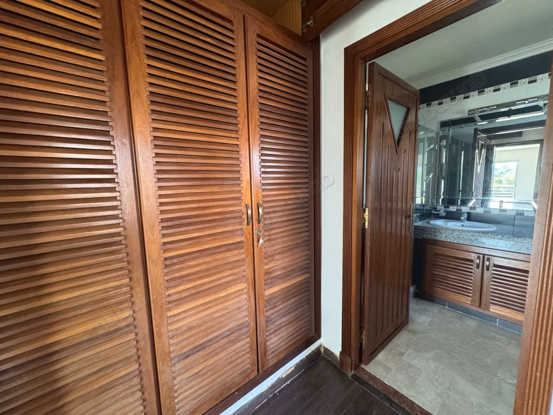 Villa di lusso in vendita a Dar Bouazza. 5 camere piacevoli