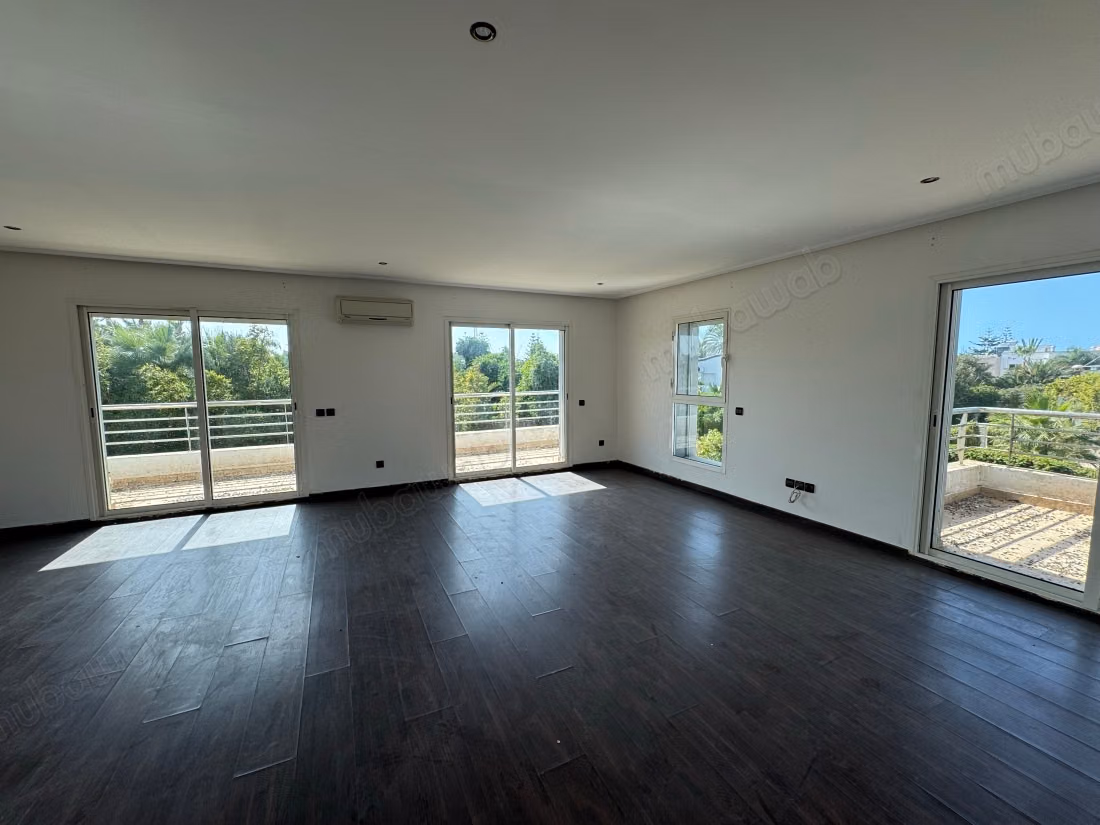 Villa di lusso in vendita a Dar Bouazza. 5 camere piacevoli