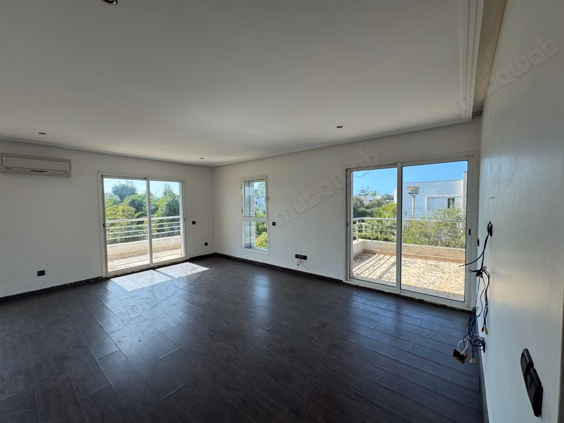 Villa di lusso in vendita a Dar Bouazza. 5 camere piacevoli