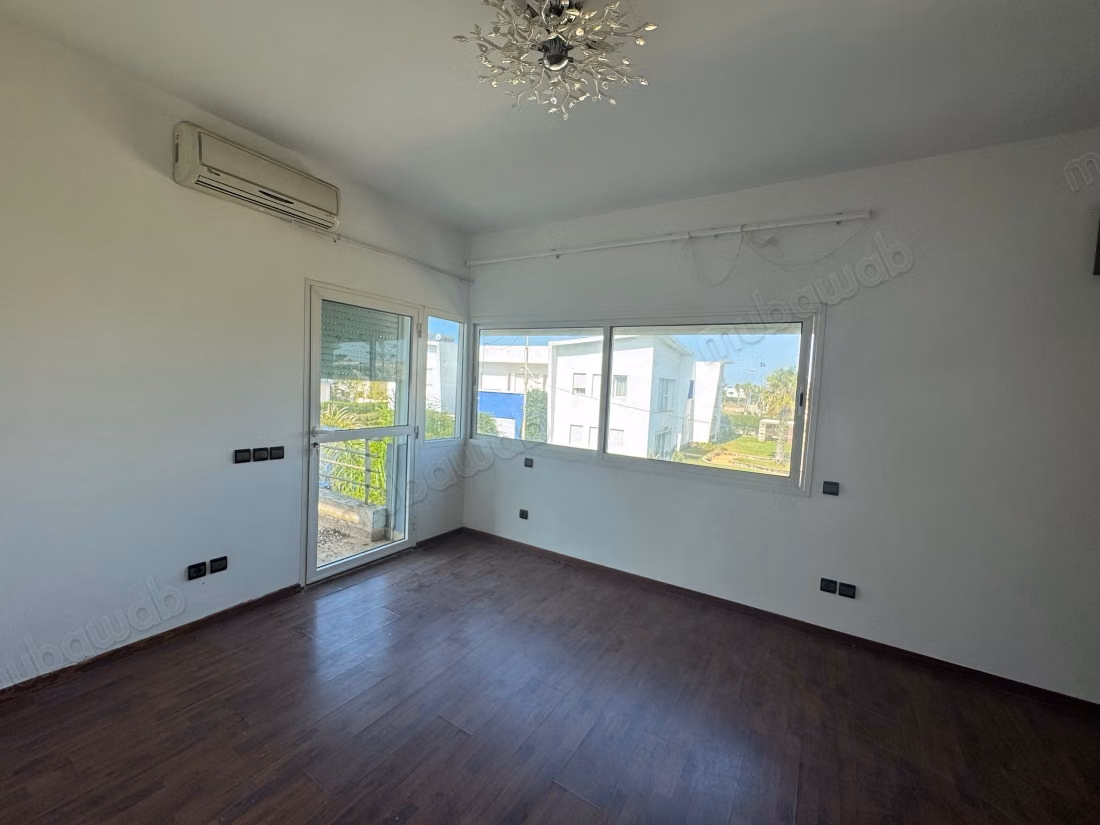 Villa di lusso in vendita a Dar Bouazza. 5 camere piacevoli