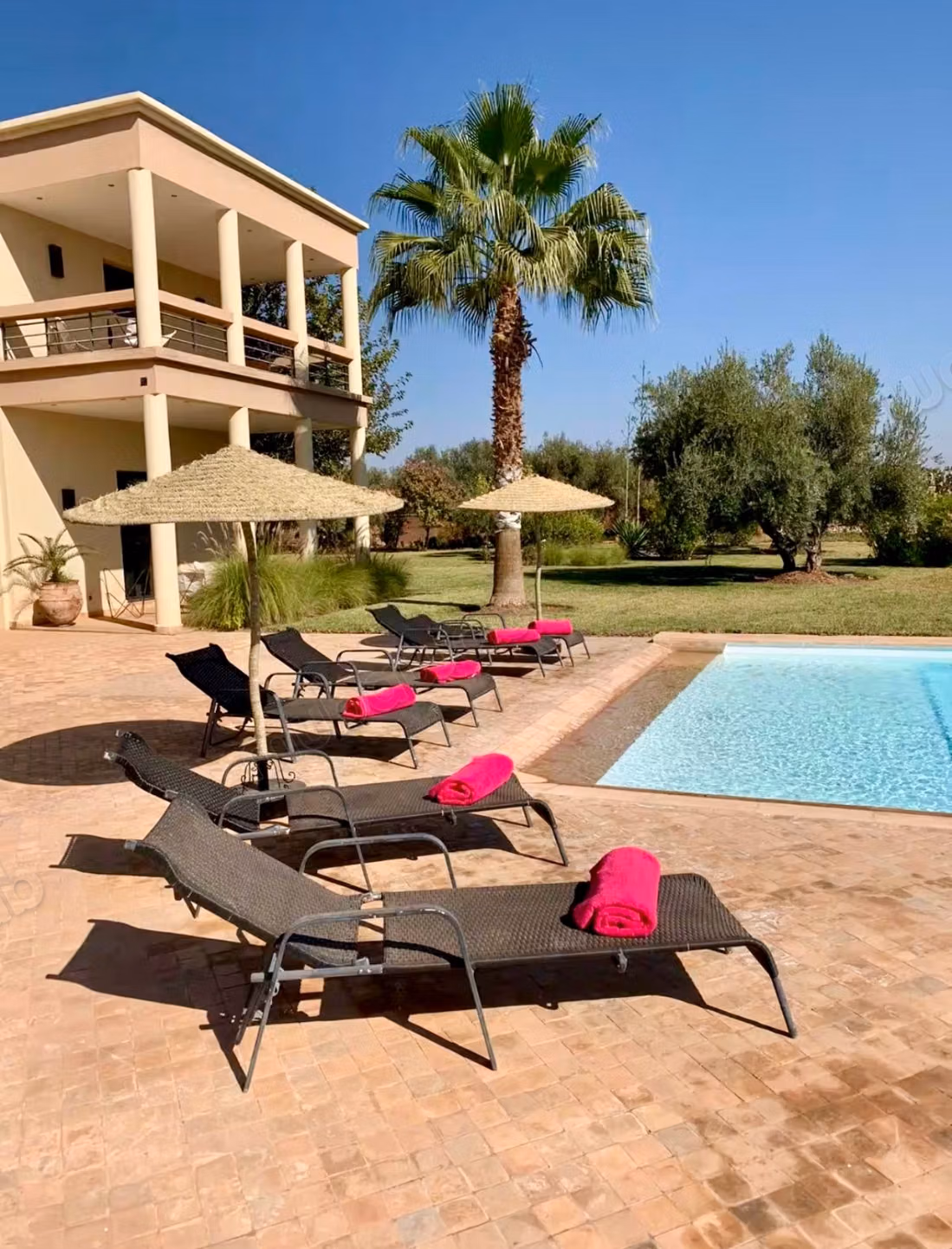 Very beautiful estate of 12000 m2, villa with 4 suites