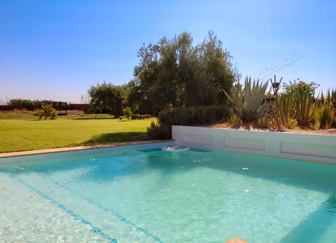 Very beautiful estate of 12000 m2, villa with 4 suites