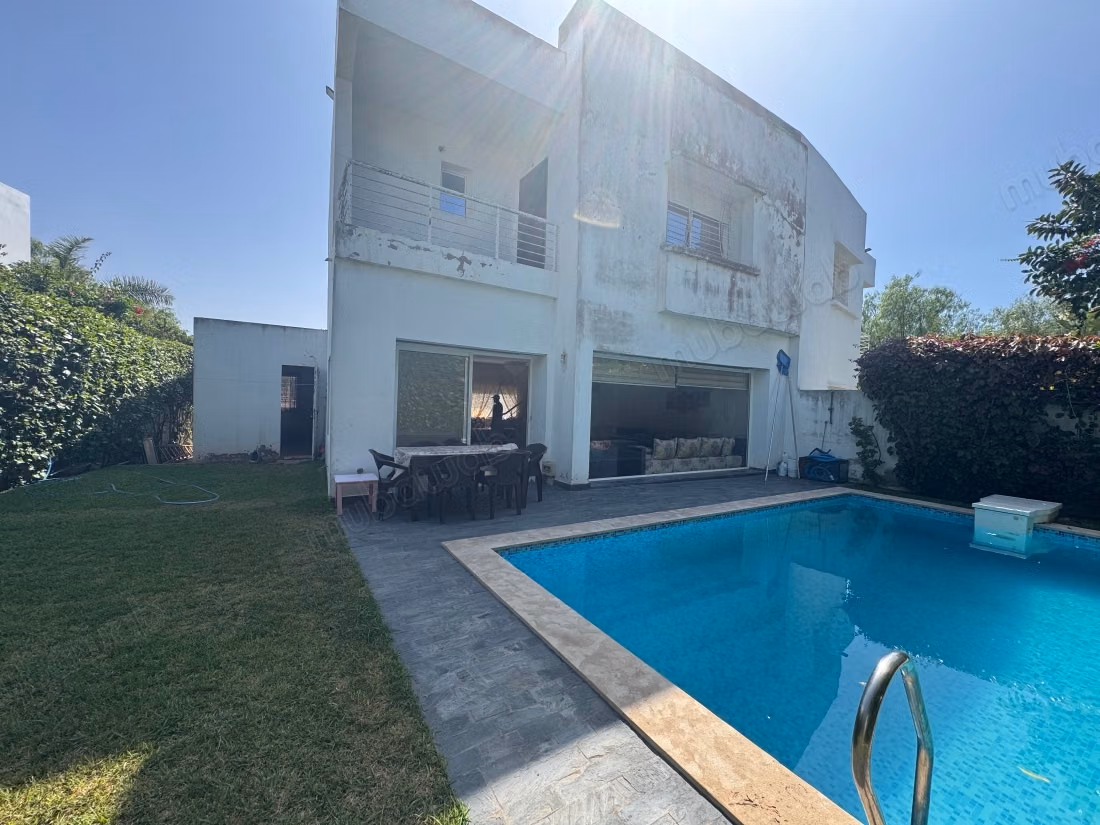 Luxury villa for sale in Dar Bouazza. 4 rooms