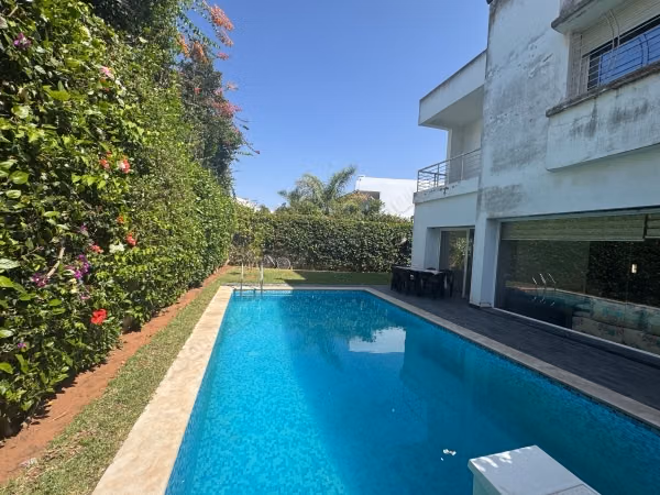 Luxury villa for sale in Dar Bouazza. 4 rooms
