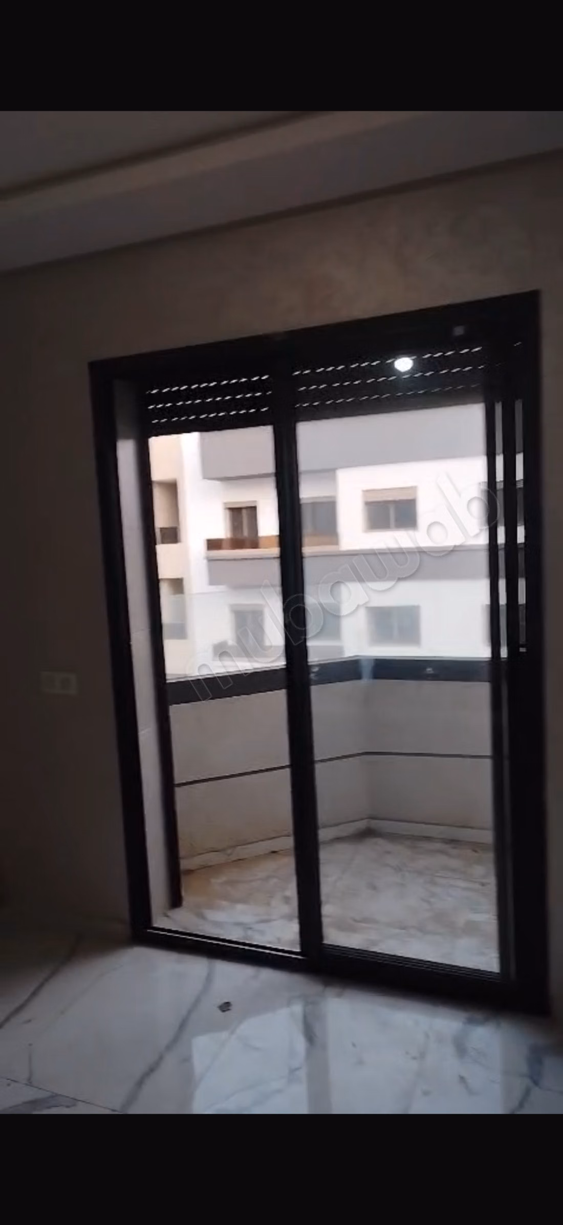 Bellissimo appartamento in affitto a Aïn Sebaâ. 2 camere. Doppio vetro e porta blindata