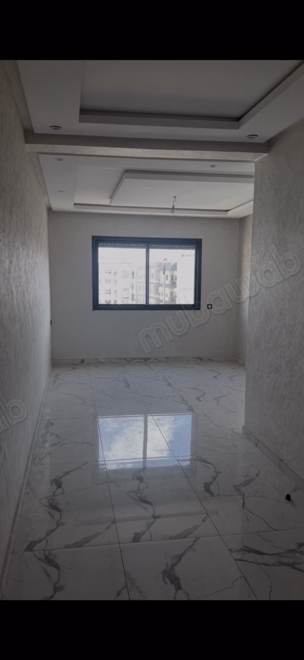 Très bel appartement en location à Aïn Sebaâ. 2 chambres. Double vitrage et porte blindée
