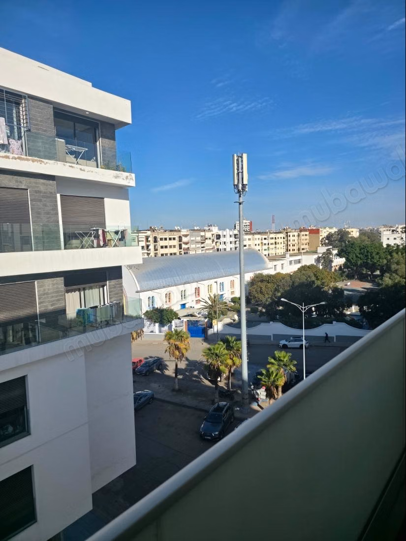 Appartamento arredato in vendita nel quartiere degli Ospedali. Superficie totale 116 m². Arredato