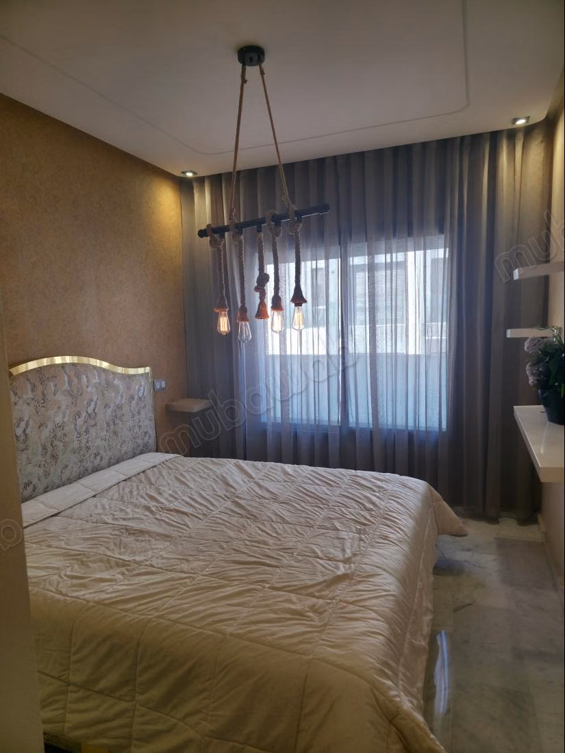 Appartamento arredato in vendita nel quartiere degli Ospedali. Superficie totale 116 m². Arredato