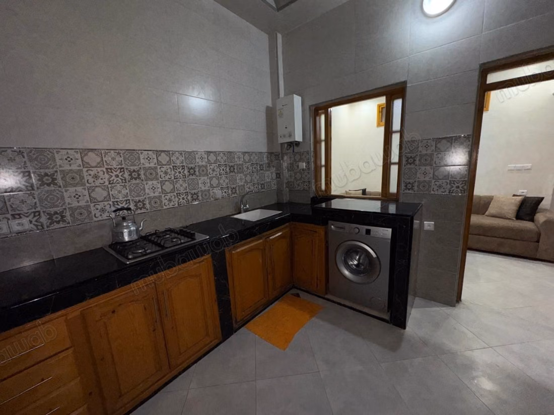 Appartamenti in affitto sulla strada Mohammed 5. 2 belle stanze. Salone marocchino e servizio di sicurezza.