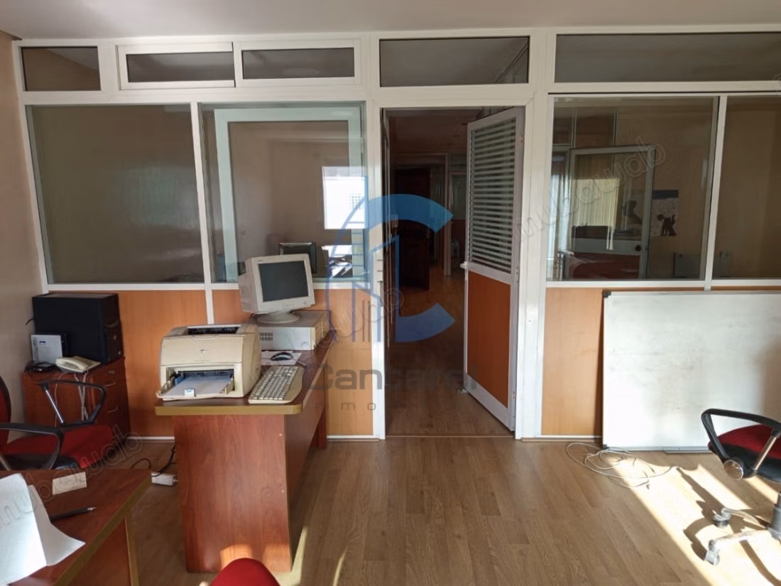 Bureau équipé à vendre quartier palmier