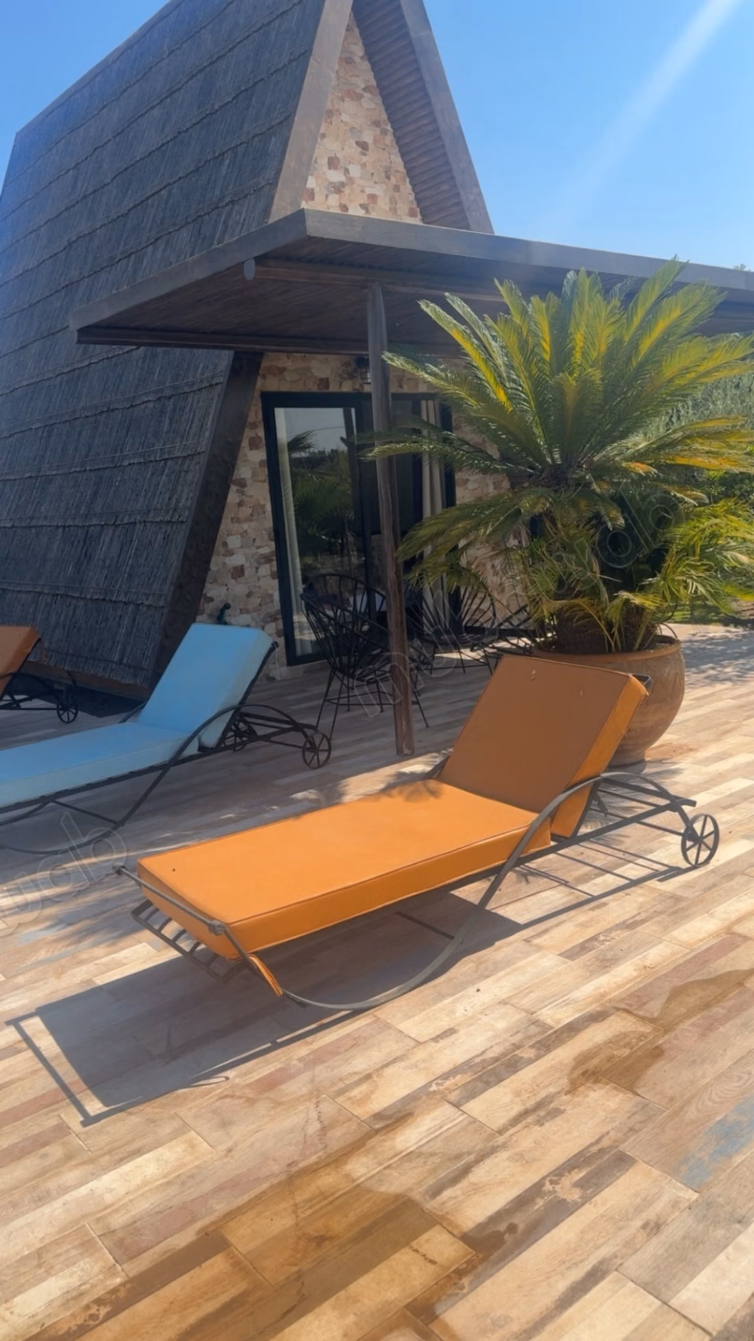 Casa de huéspedes con potencial de desarrollo en 3 hectáreas – 4 bungalows, casa de 3 habitaciones, proyecto de ampliación y espacio para autocaravanas