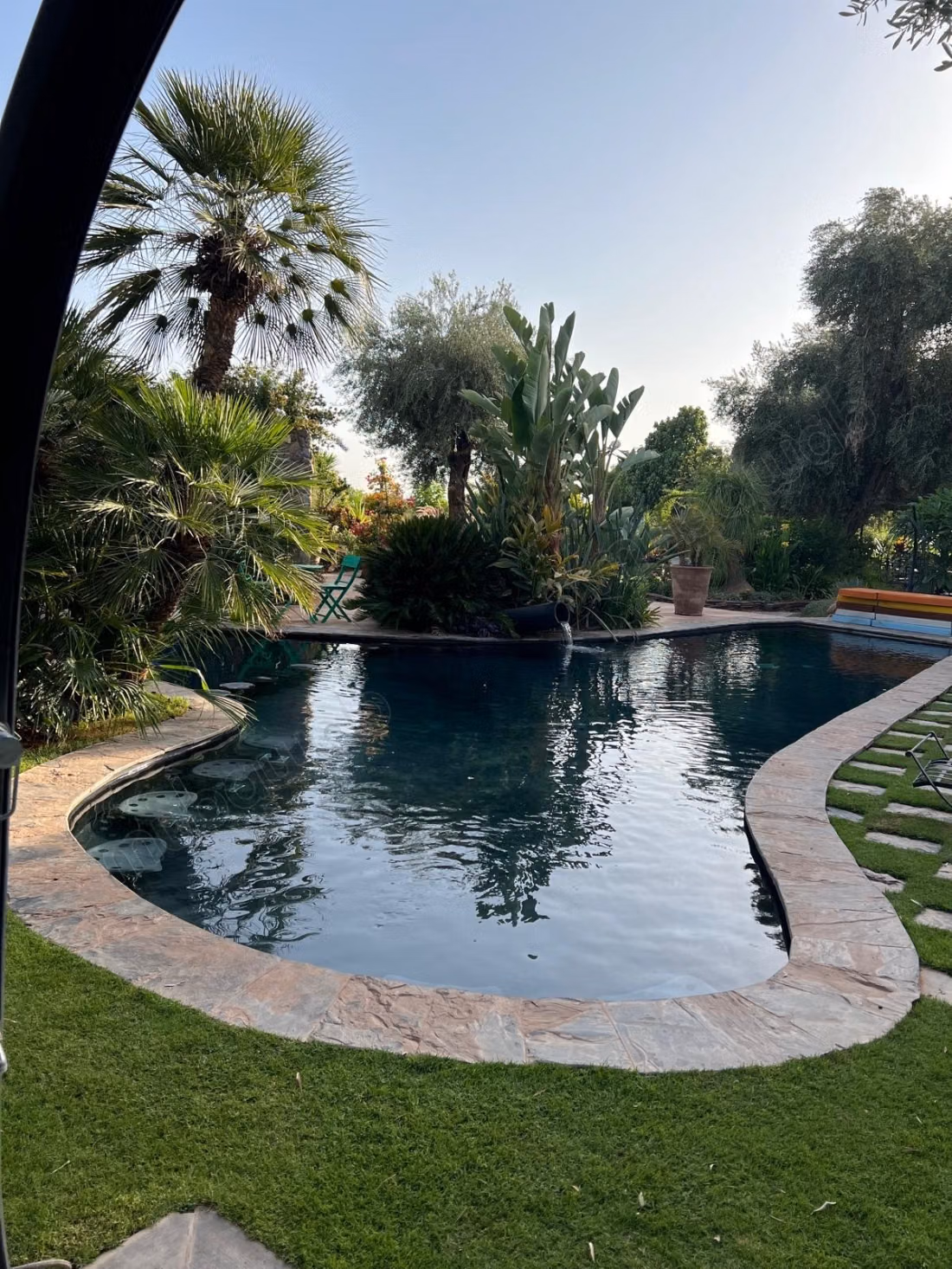 Casa de huéspedes con potencial de desarrollo en 3 hectáreas – 4 bungalows, casa de 3 habitaciones, proyecto de expansión y espacio para autocaravanas