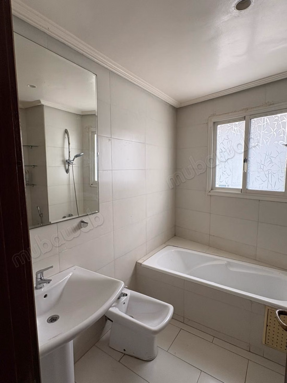 Appartement avec grande terrasse à louer – Racine