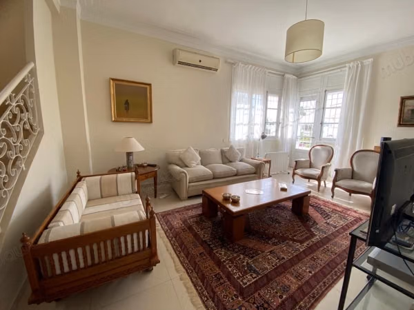 Coquette villa à louer au centre ville 
Hassan Rabat