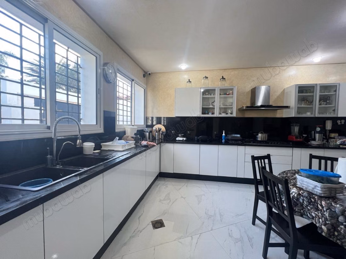 Venta villa de lujo en Anfa. 7 habitaciones. Puerta blindada, salón marroquí
