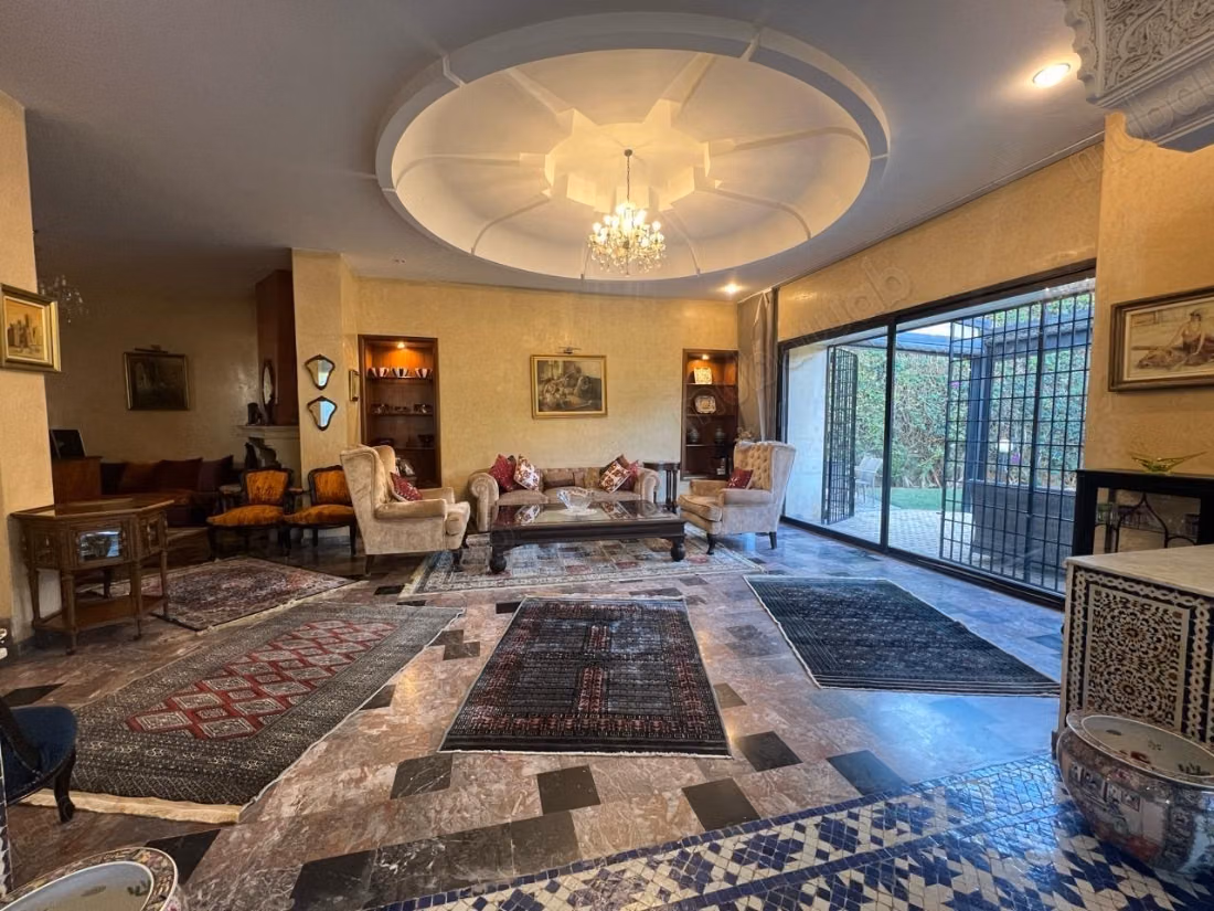 Venta villa de lujo en Anfa. 7 habitaciones. Puerta blindada, salón marroquí