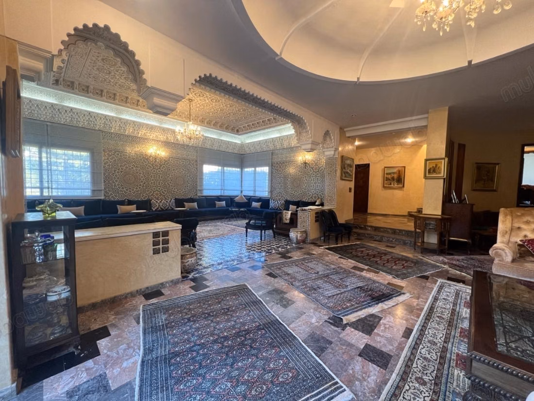 Venta villa de lujo en Anfa. 7 habitaciones. Puerta blindada, salón marroquí