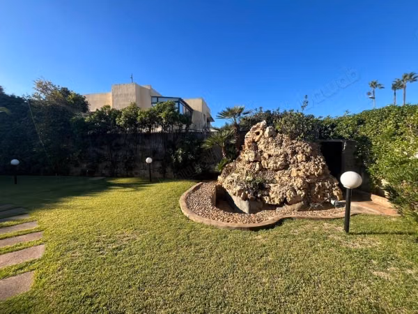 Venta villa de lujo en Anfa. 7 habitaciones. Puerta blindada, salón marroquí