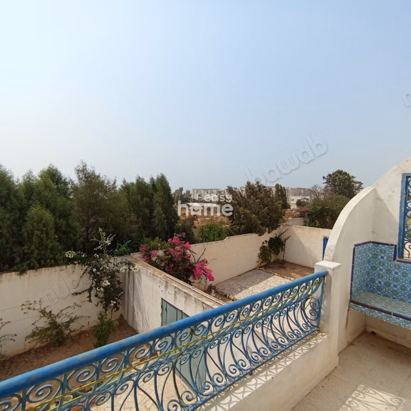 S2 meublé de 100m² avec une terrasse