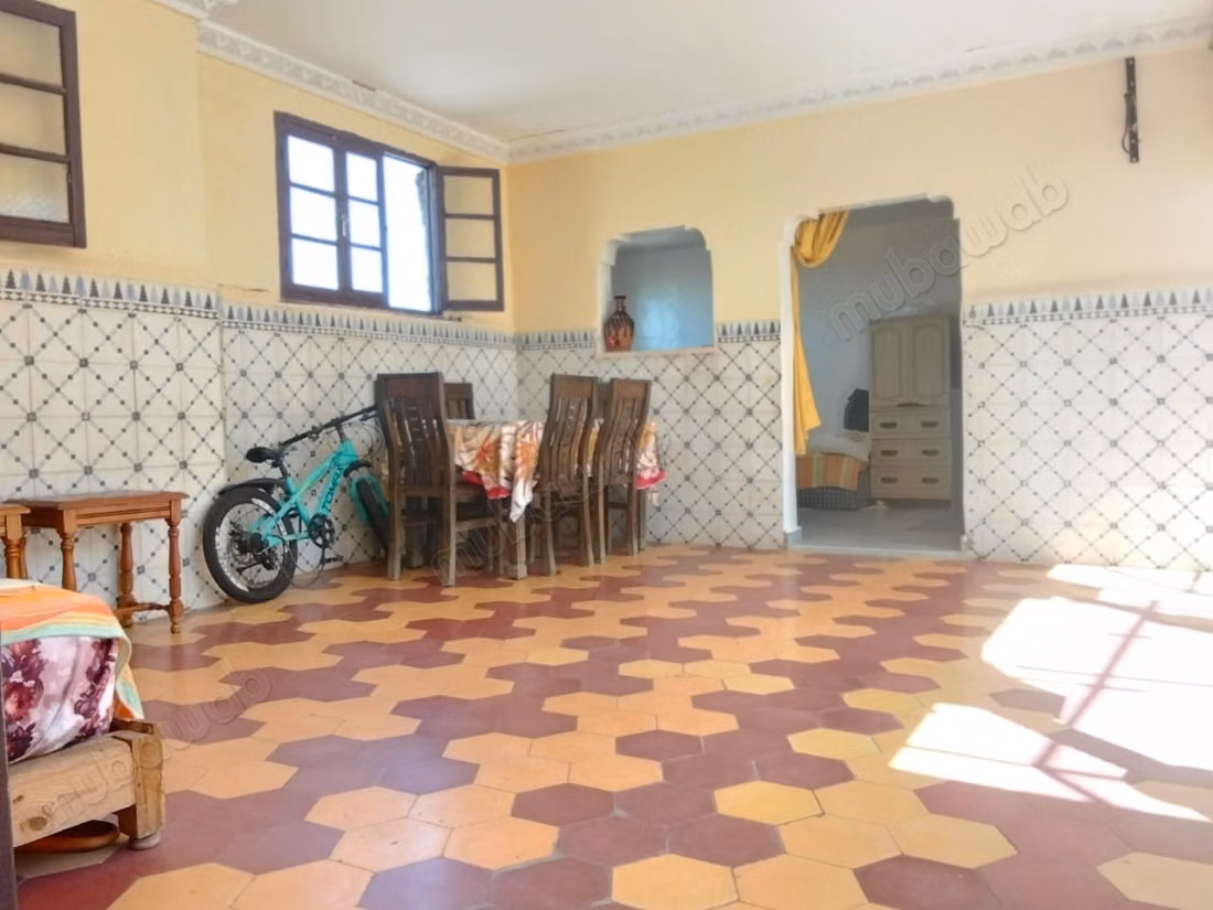 Riad van 91 m² met 8 Slaapkamers en Auto Toegang