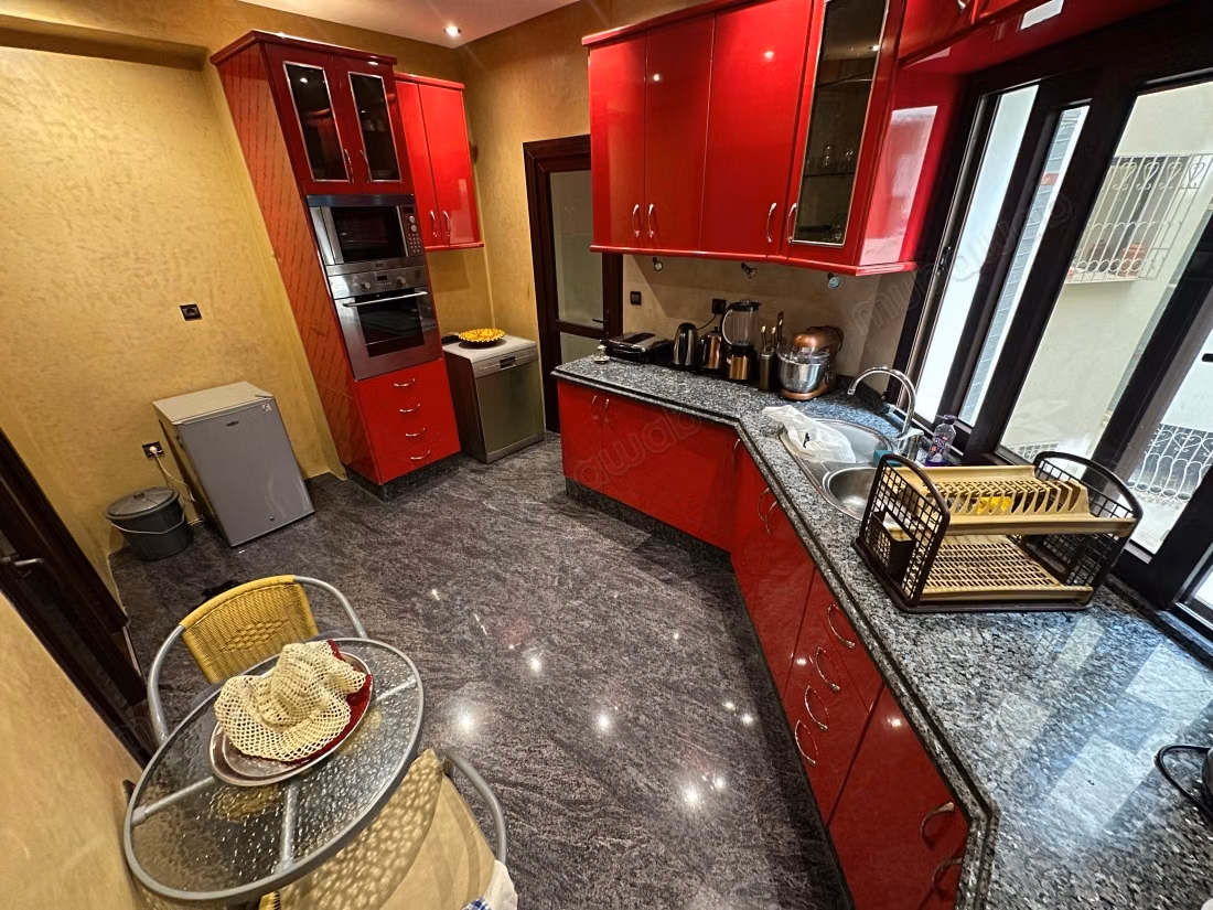 Ruim appartement van 157 m², 2 parkeerplaatsen in Iberia