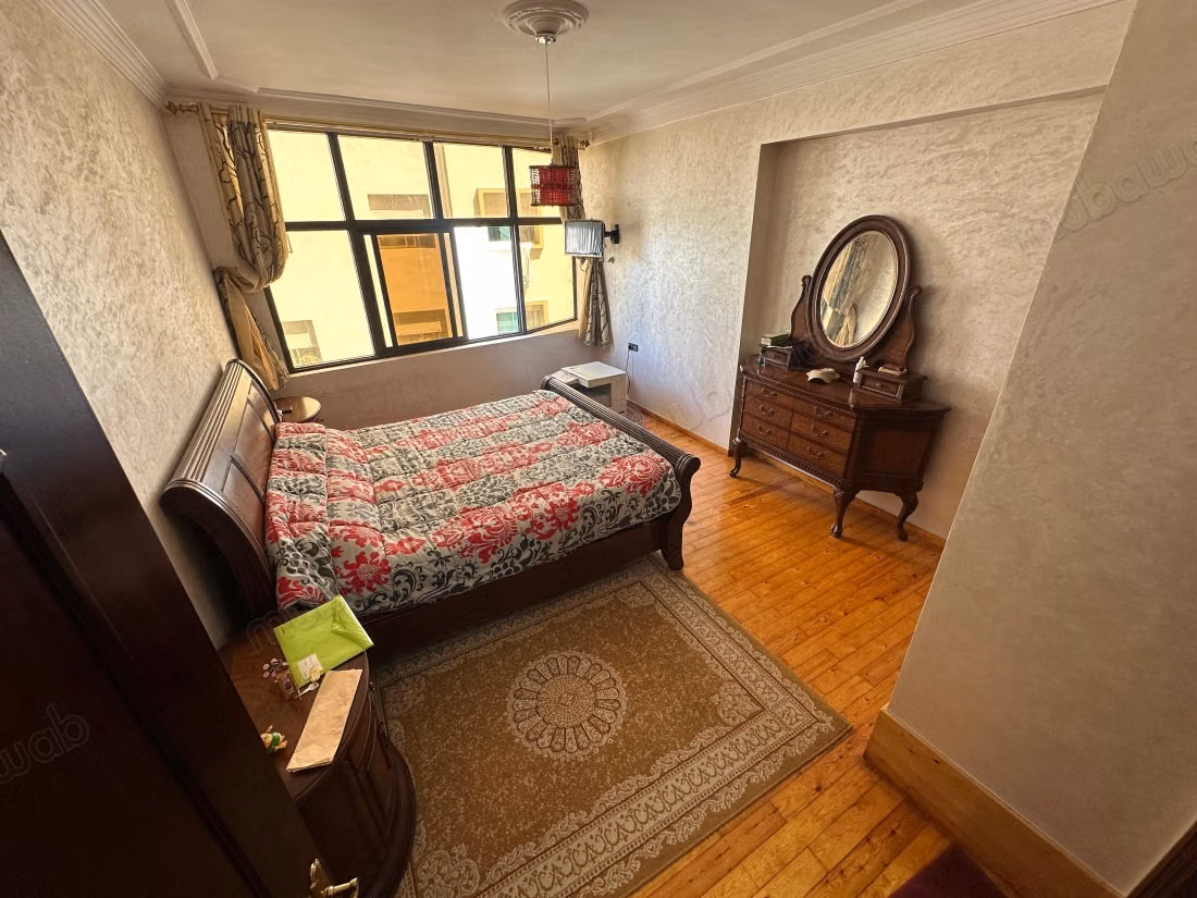Ruim appartement van 157 m², 2 parkeerplaatsen in Iberia
