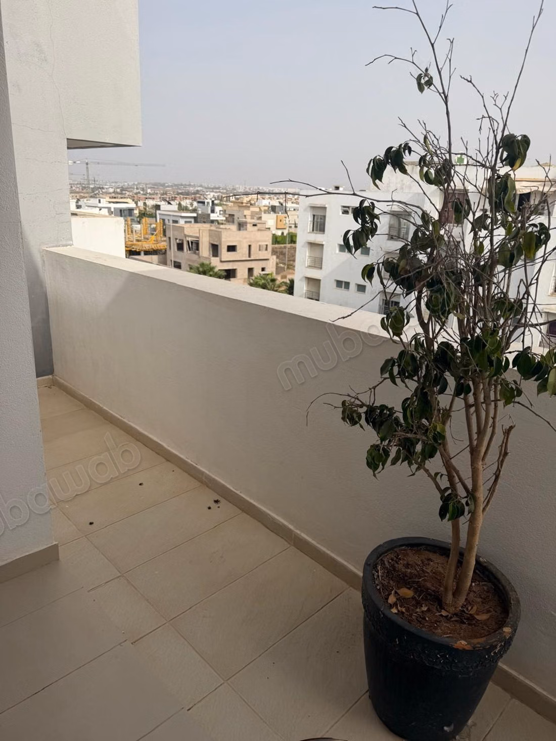 Rents secure residence apartment 4th floor, unfurnished