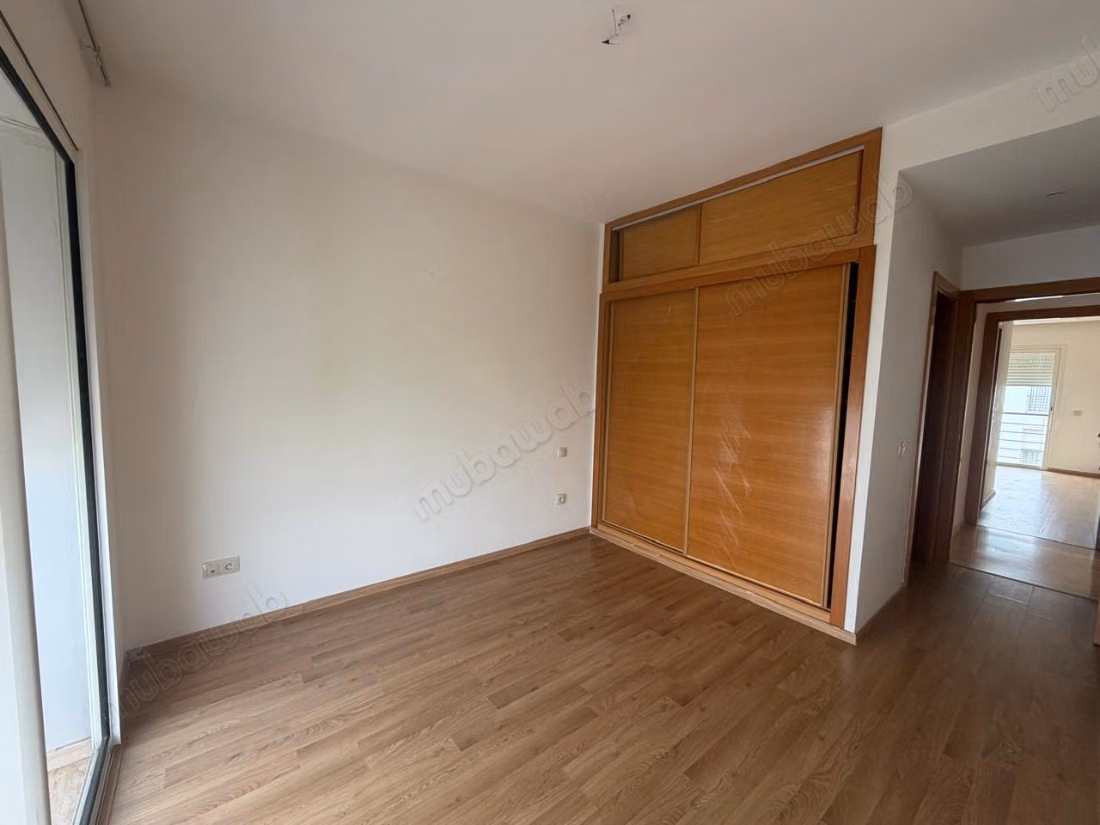 Rents secure residence apartment 4th floor, unfurnished
