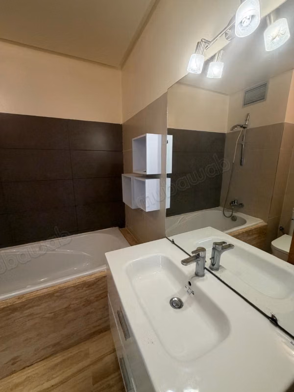 Rents secure residence apartment 4th floor, unfurnished